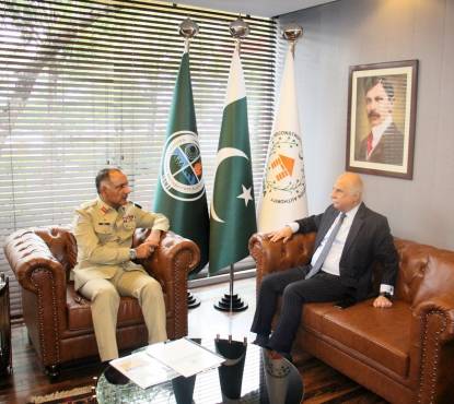 17-3-2023, Islamabad: Mr. Jehanzeb Khan SAPM called on Chairman NDMA Lt General Inam Haider Malik in his office